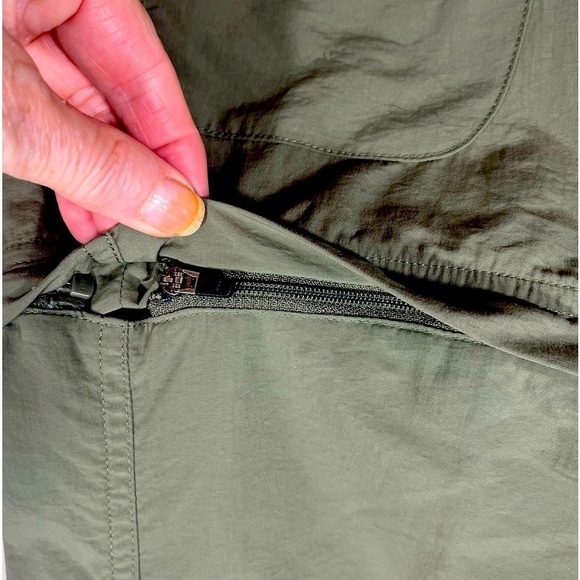 L.L. BEAN Women's Green Nylon Convertible Zip Pants/Shorts Size 10 Hiking Camp - Picture 2 of 9